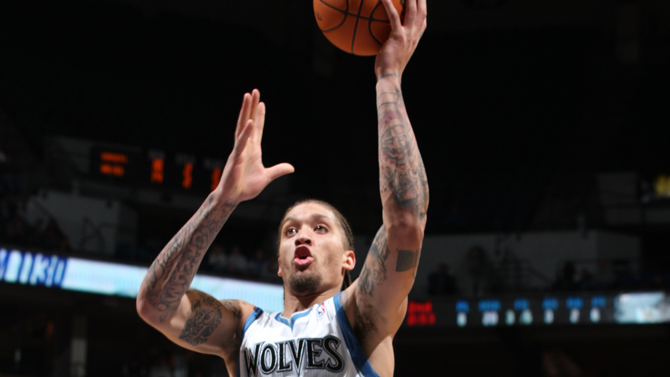 深圳男篮聘请澳大利亚教练凯利任2025-2026赛季主教练，阵容以本土核心为主，阵容实力强劲。（深圳男篮官宣澳洲主帅凯利执掌2025-26赛季，本土核心为轴，阵容战力十足）