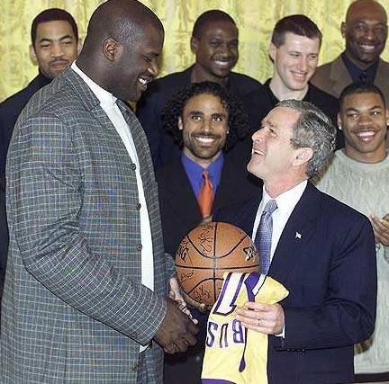 24名落差太扎心，郑钦文明年能重返前十吗？（排名跌至24位太揪心，郑钦文明年还能重回前十吗？）