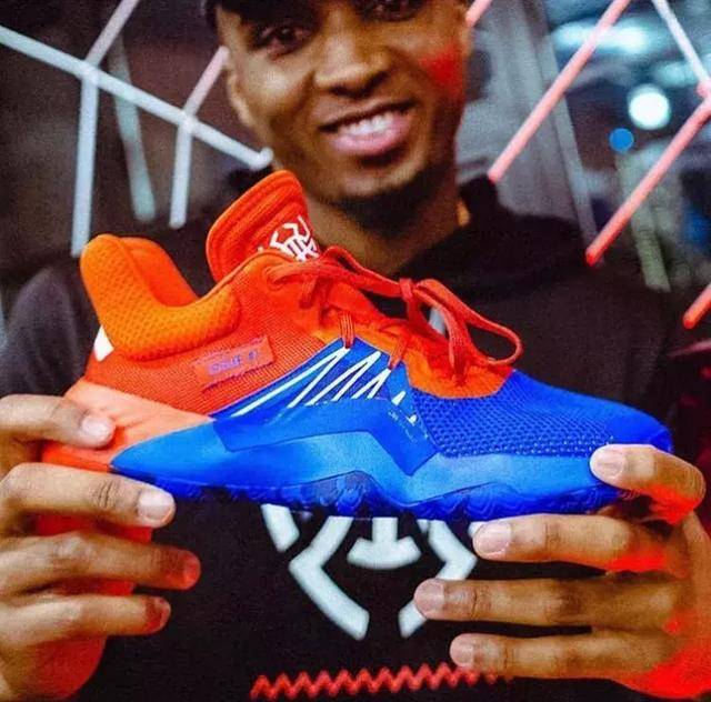 门将倒地的瞬间，一切都晚了（门将倒下的一刻，一切为时已晚）