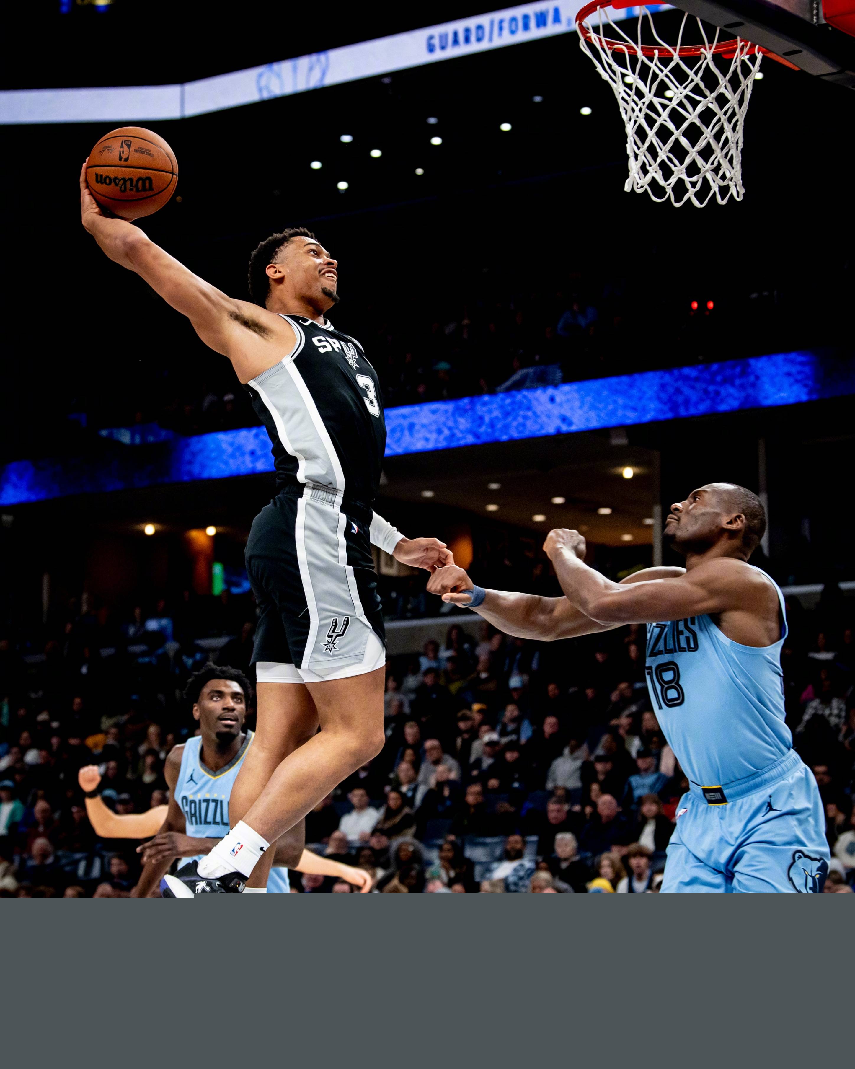 媒体人：海牛称兰克尔·泽经常擅自离队、缺席训练，因此拒绝续约（媒体人透露：海牛因兰克尔·泽屡次擅自离队缺训，决定不再续约）