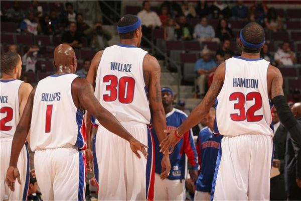 埃尔切1-1皇家社会，阿尔瓦罗-罗德里格斯破僵，奥亚萨瓦尔救主（埃尔切1-1战平皇家社会：阿尔瓦罗-罗德里格斯先拔头筹，奥亚萨瓦尔扳平救主）